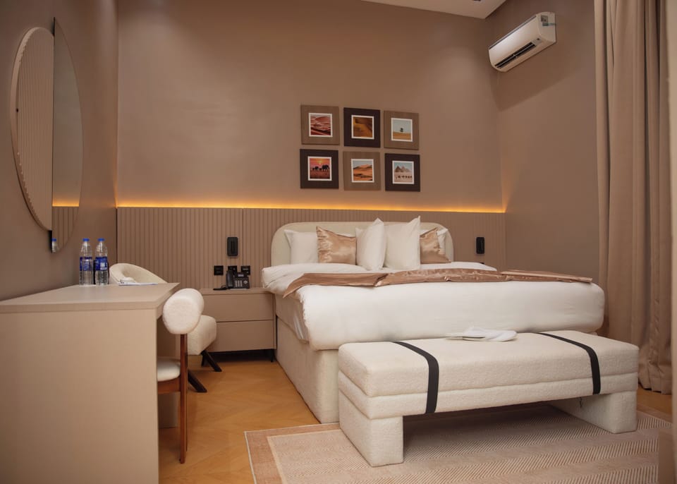 Classic Room, City View | Desk, laptop workspace, free WiFi