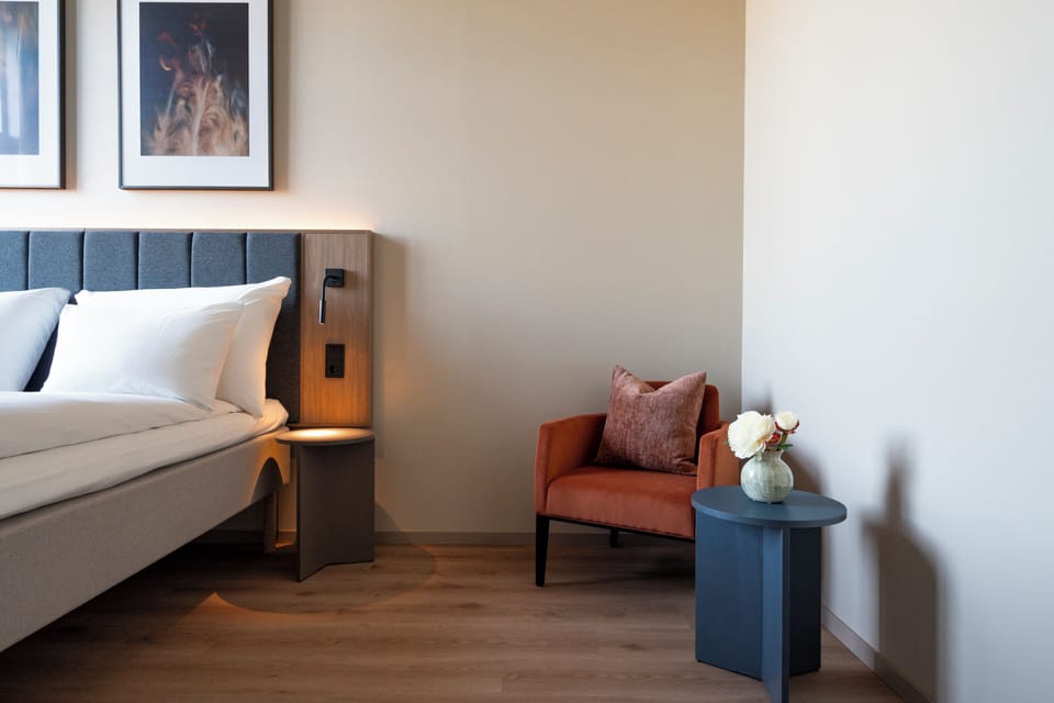 Suite, Non Smoking | In-room safe, desk, laptop workspace, blackout drapes
