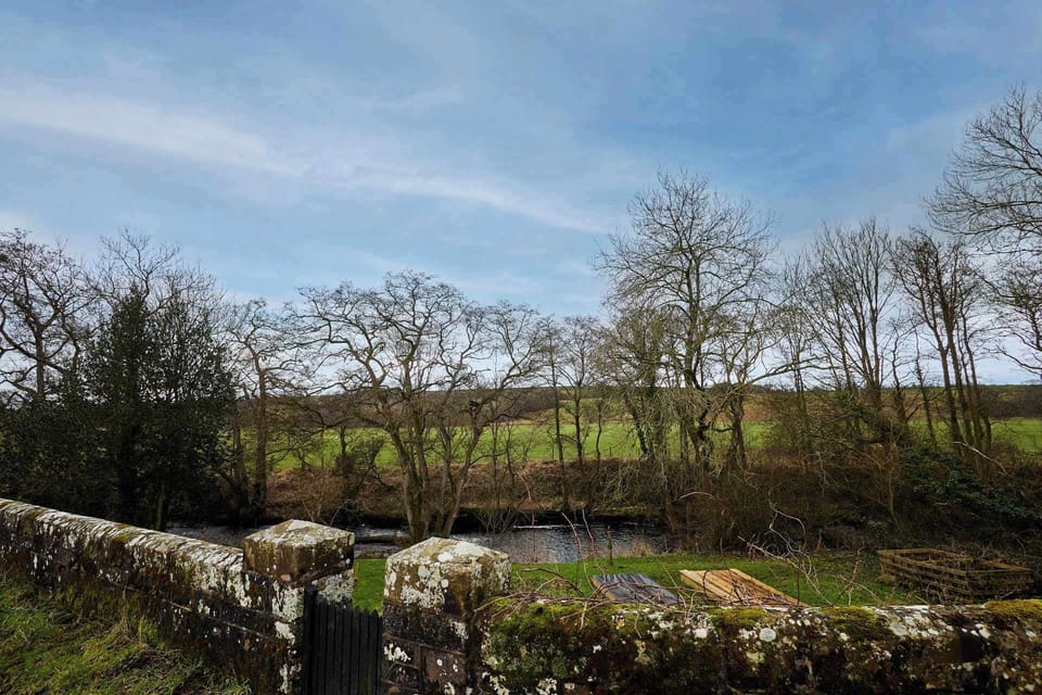 Kingbridge Forge, Brampton - Host & Stay