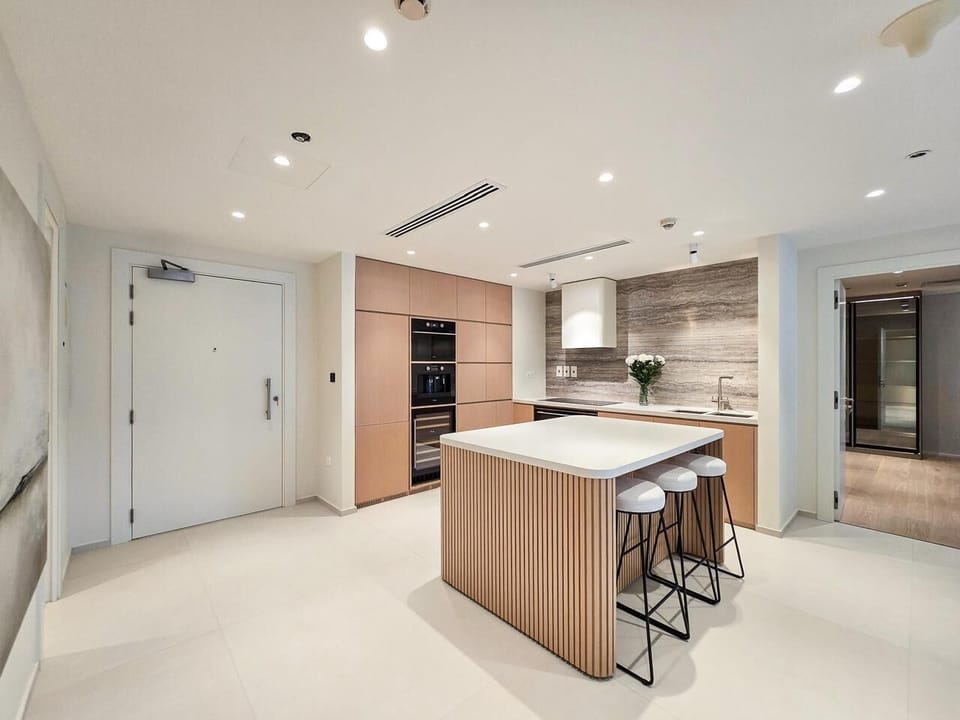 Classic Apartment, 2 Bedrooms, Balcony, Partial Sea View | In-room dining