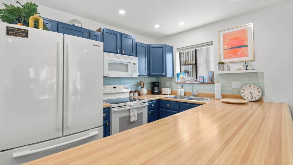 The open kitchen is well equipped for an unforgettable getaway​