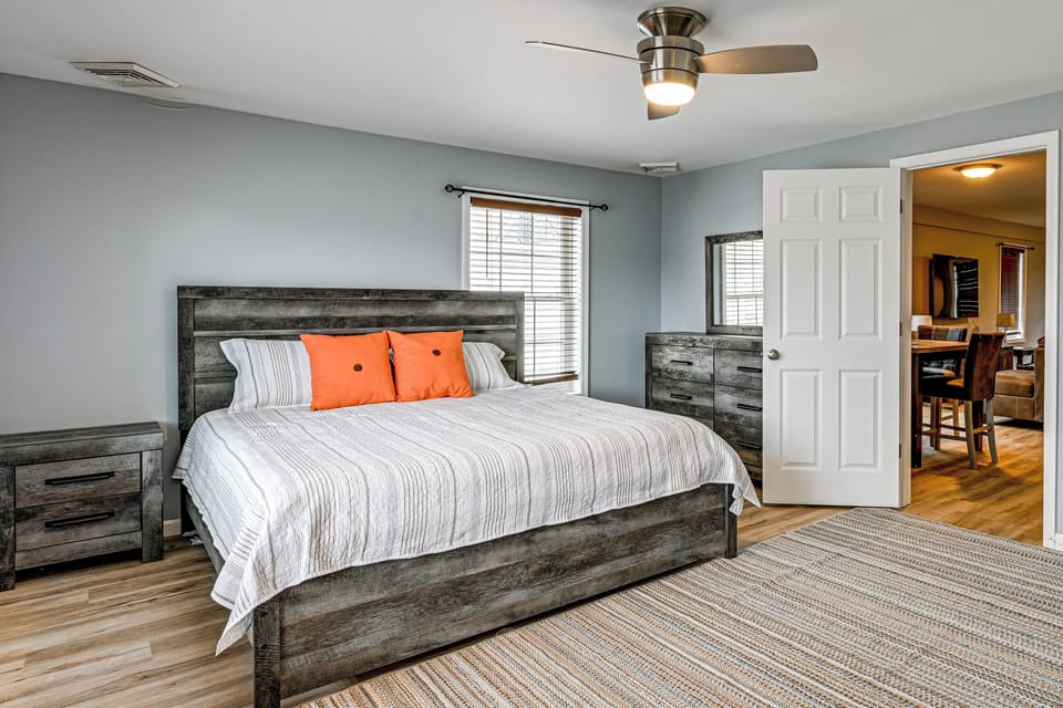 Walkable Stay Near Hudson River, Dining & Shopping Apartment in Hudson