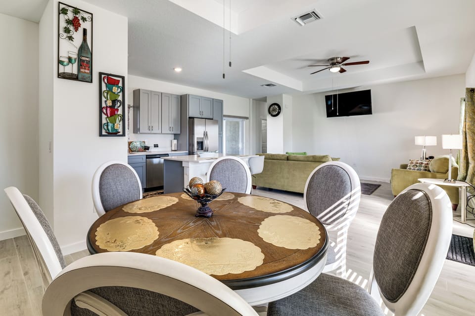 House (3 Bedrooms) | Interior