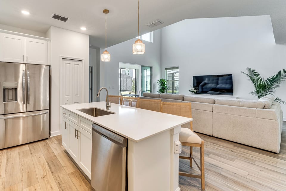 House (5 Bedrooms) | Interior