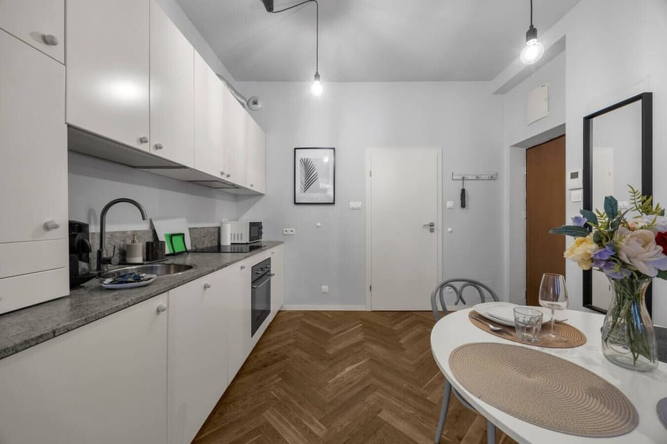 Cozy Studio Perfect for Couple Just Next to COS Torwar | Book Now with RENTUJEMY