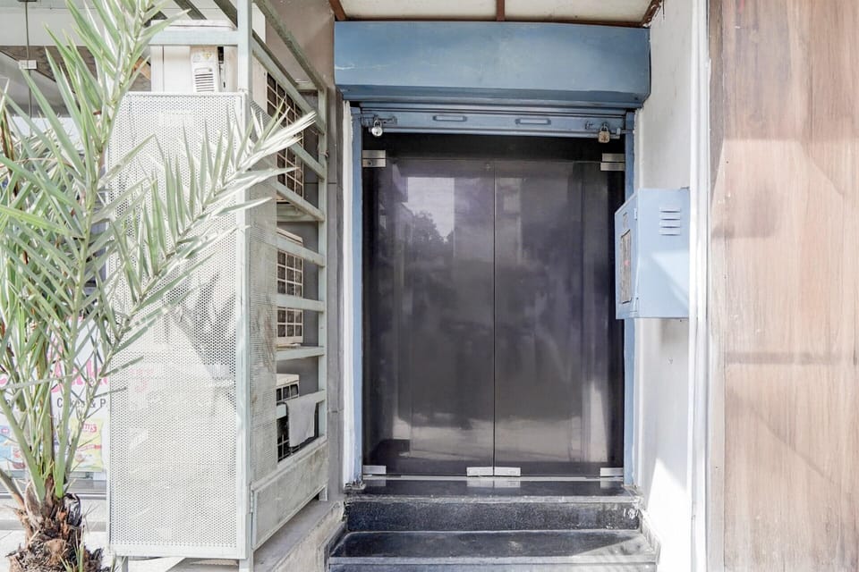 House | Reception