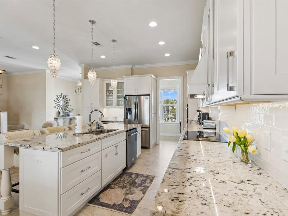 Fully Equipped Kitchen - Stainless Steel Appliances - First Floor
