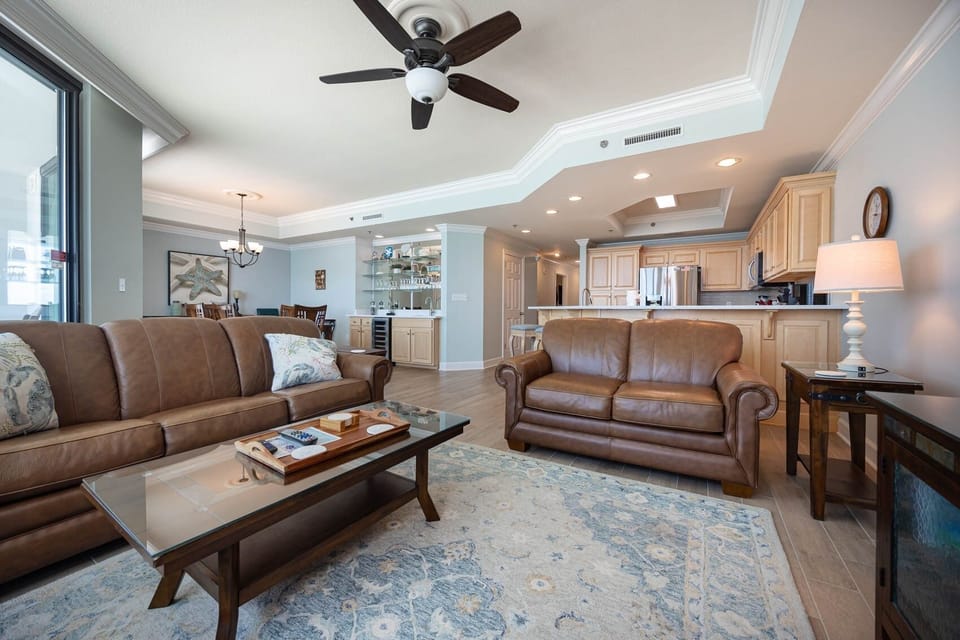Condo, 2 Bedrooms | Living area