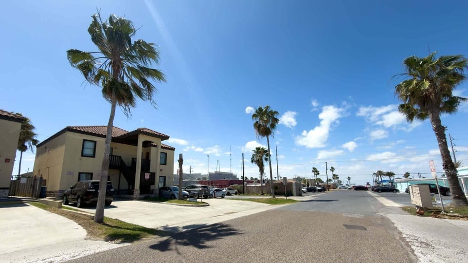 Apartment, 2 Bedrooms | Parking