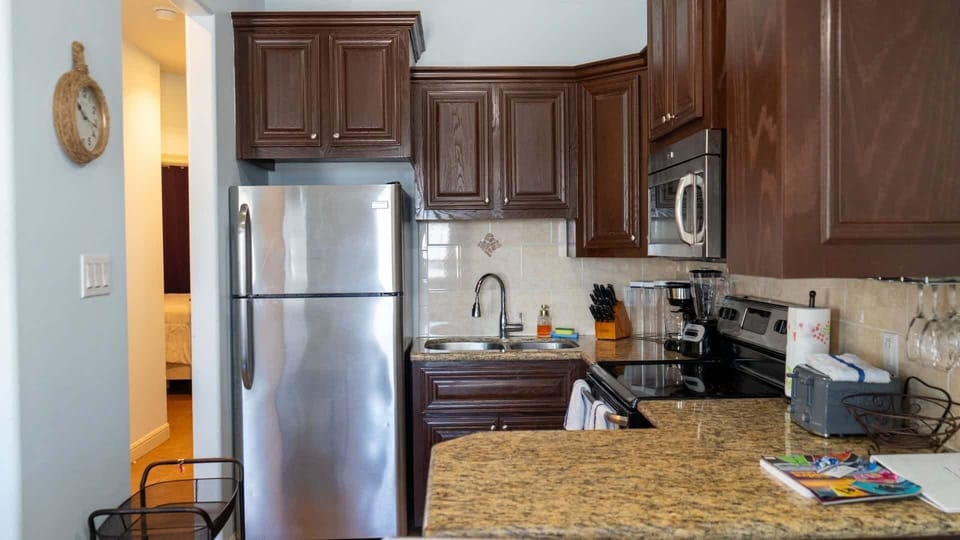 Apartment, 2 Bedrooms | Private kitchen | Coffee/tea maker, fridge, oven, toaster