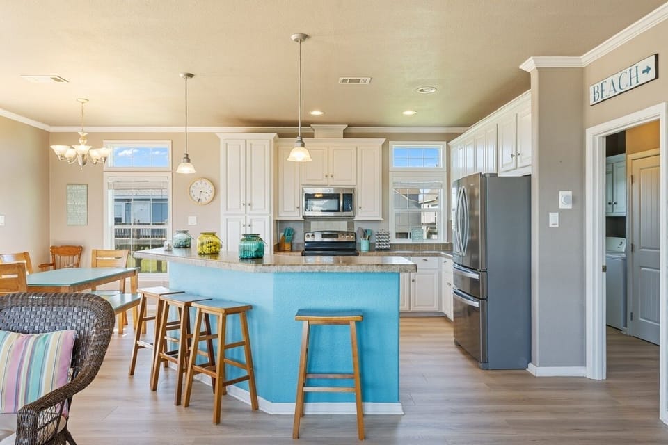 House, 3 Bedrooms | Private kitchen | Fridge, coffee/tea maker, toaster