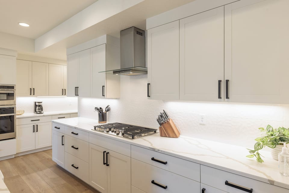 Kitchen Counters and Range