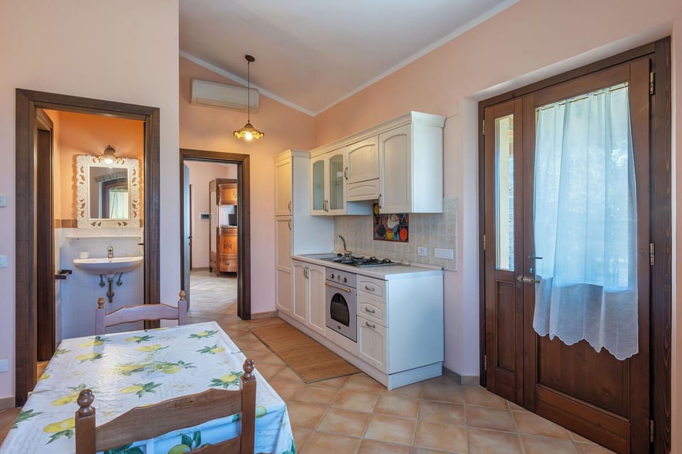 Autumn, Kitchen, Spring, Summer