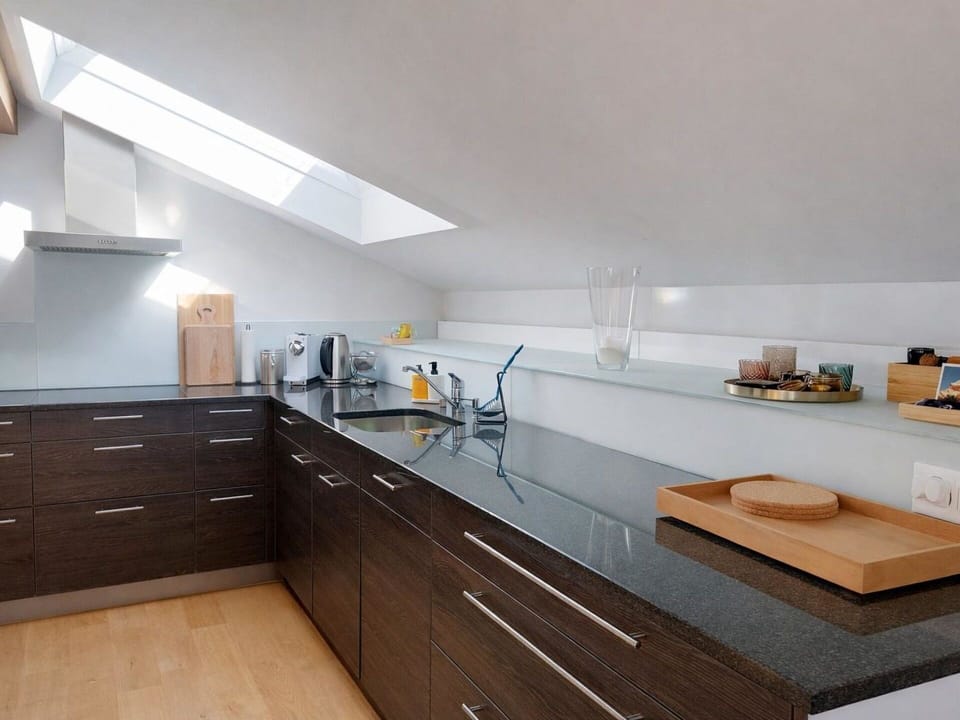 Kitchen, Countertop, Interior Design, Cabinetry, Flooring, Wood, Ceiling, Home, Floor, Tap