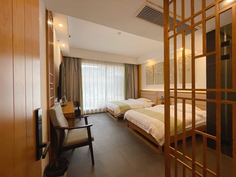Comfort Twin Room, City View | WiFi (free), individually decorated, bed sheets