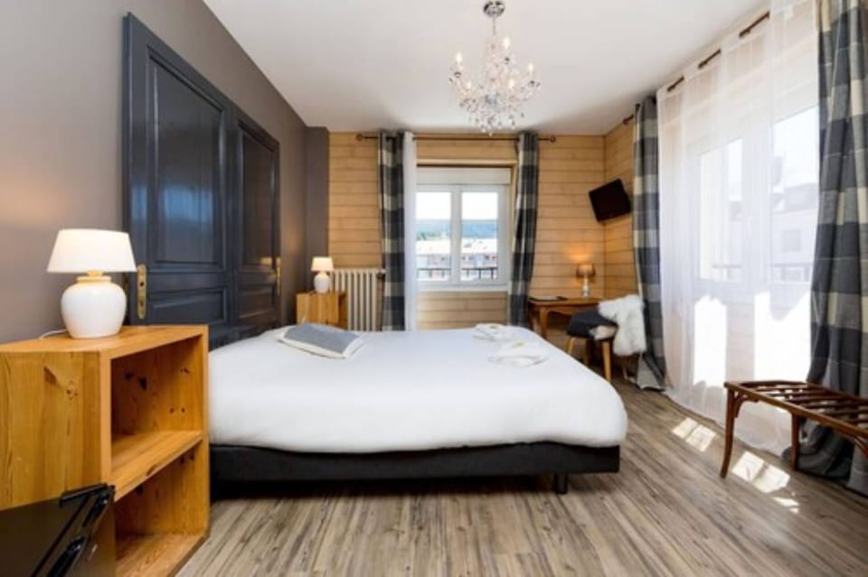 Double Room | Premium bedding, minibar, in-room safe, desk