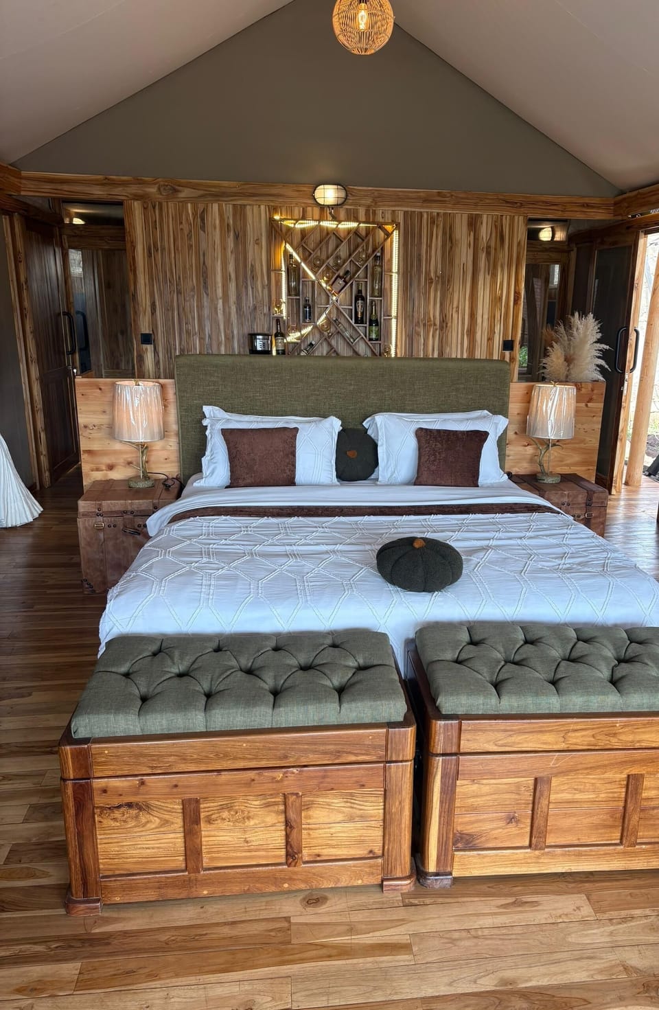 Signature Double or Twin Room, Valley View | Pillowtop beds, desk, laptop workspace, blackout drapes