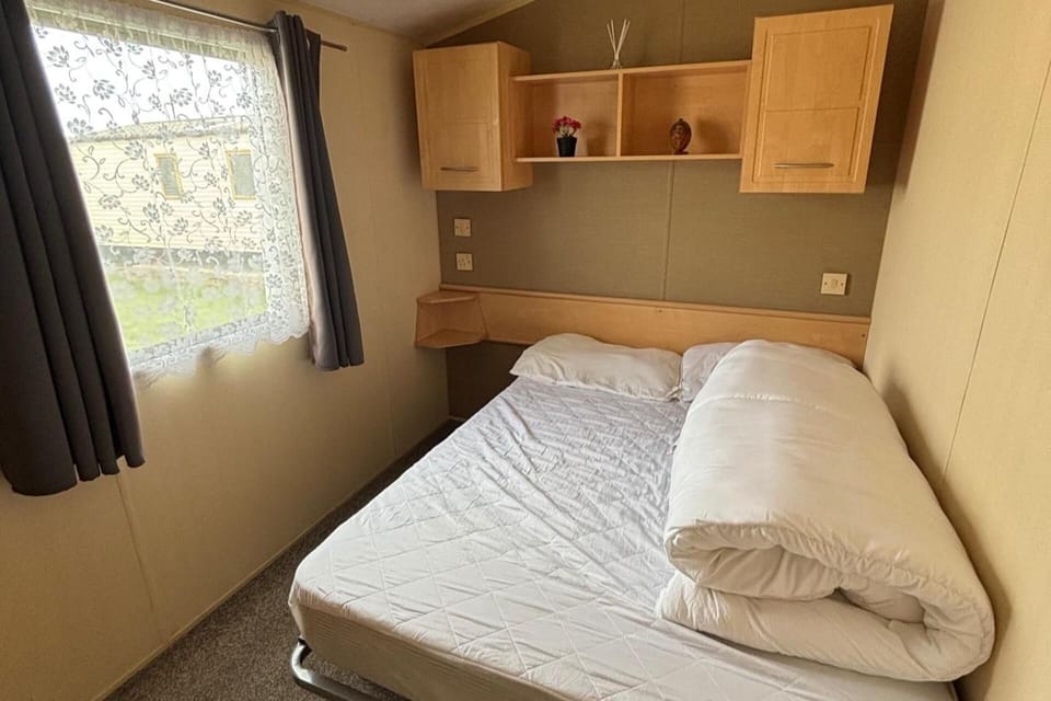 3 bedrooms, WiFi (free), bed sheets