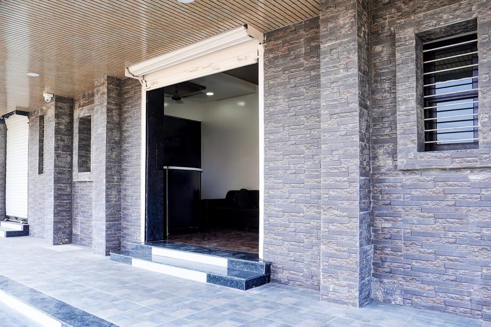 House | Reception