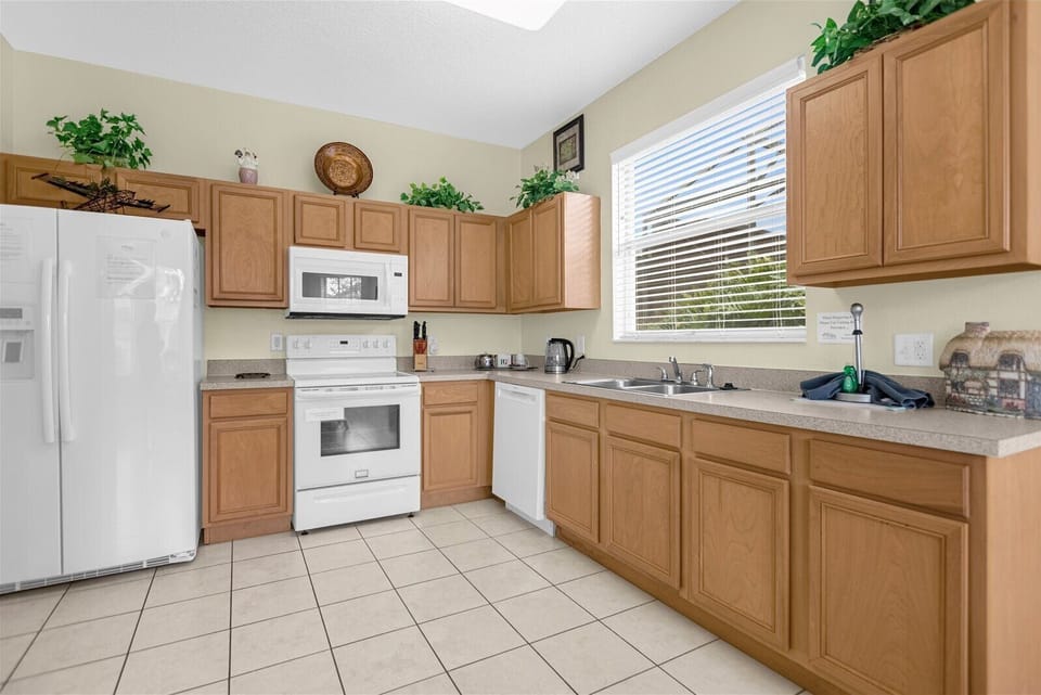 Kitchen With Fridge, Stove, Microwave, Dishwasher & Dual Sink