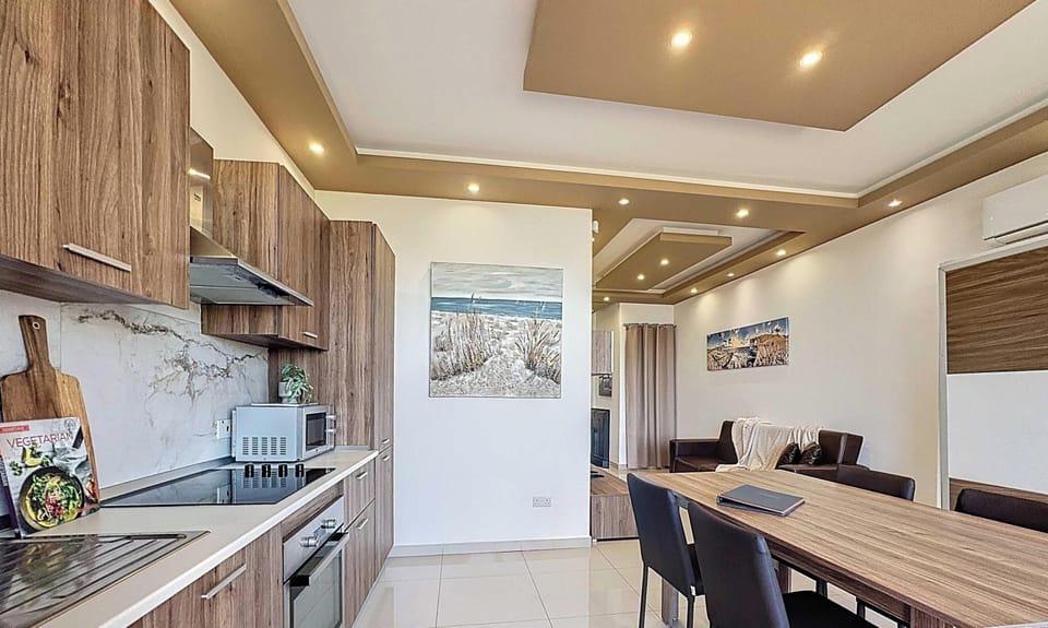 Kitchen, Dining area