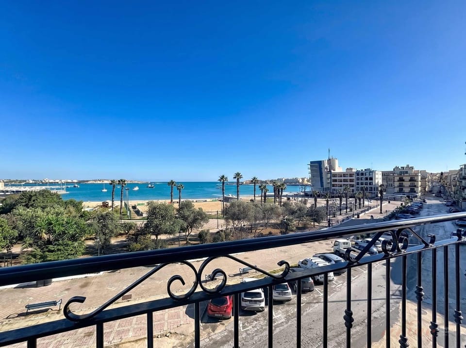 Balcony with panoramic sea views