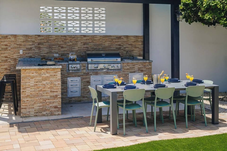 Built-in BBQ station with plenty of space to cook and entertain.