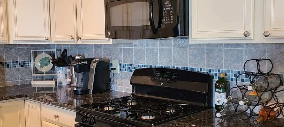 2nd floor gourmet kitchen 