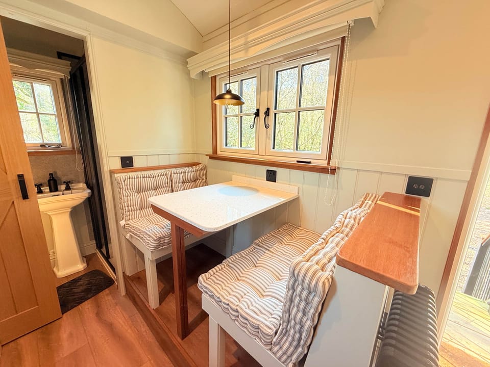 Bluebell Wood Shepherds Hut Dining Area