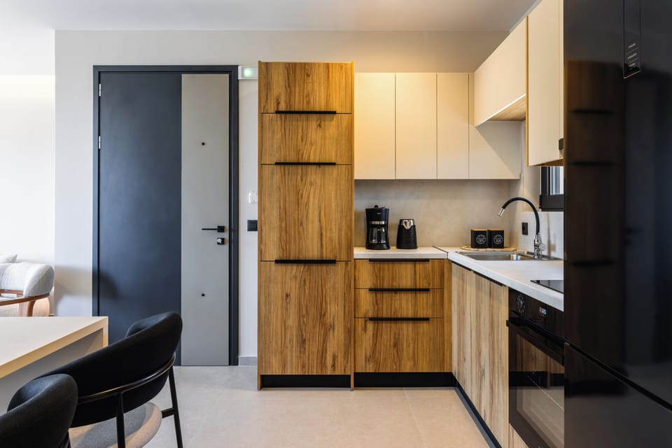 Suite, 2 Bedrooms, Private Bathroom, Partial Sea View | Private kitchen | Full-size fridge, microwave, oven, stovetop