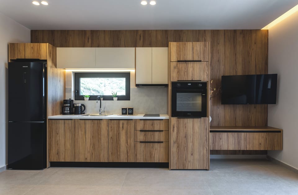 Suite, 2 Bedrooms, Private Bathroom, Partial Sea View | Private kitchen | Full-size fridge, microwave, oven, stovetop