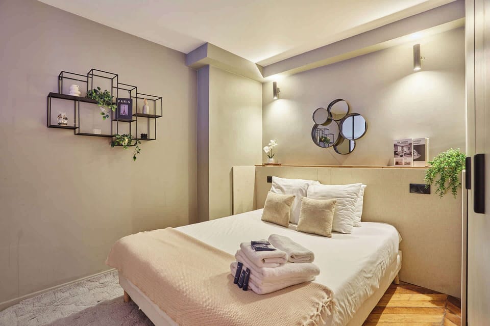 Chambre avec lit double