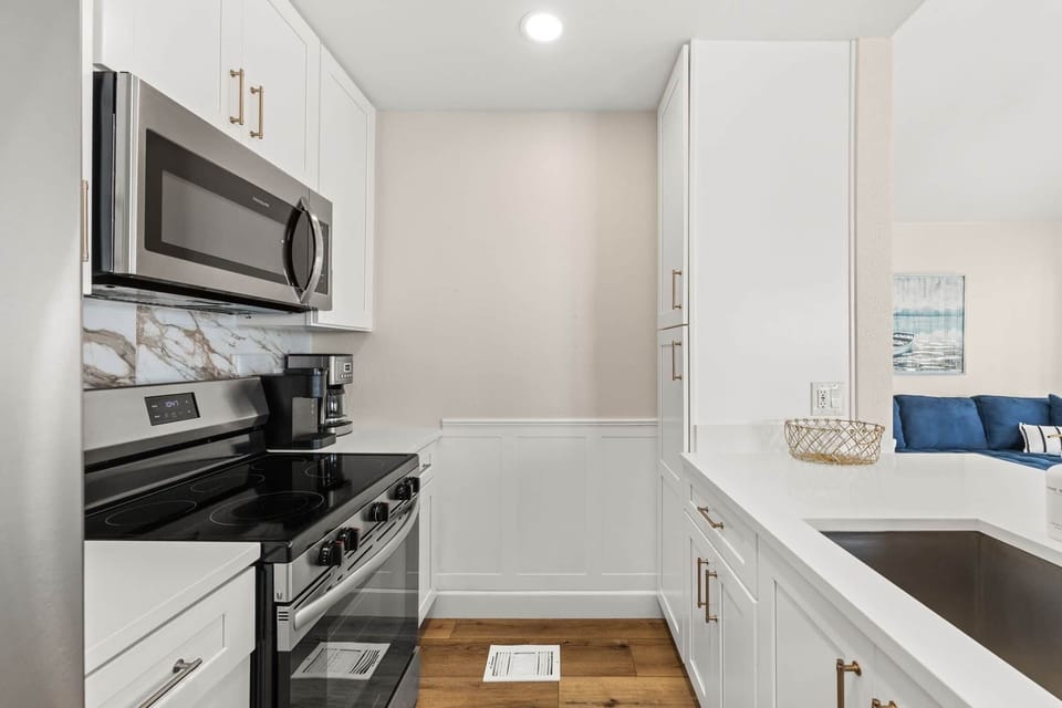 A Perfect Summer West Kitchen