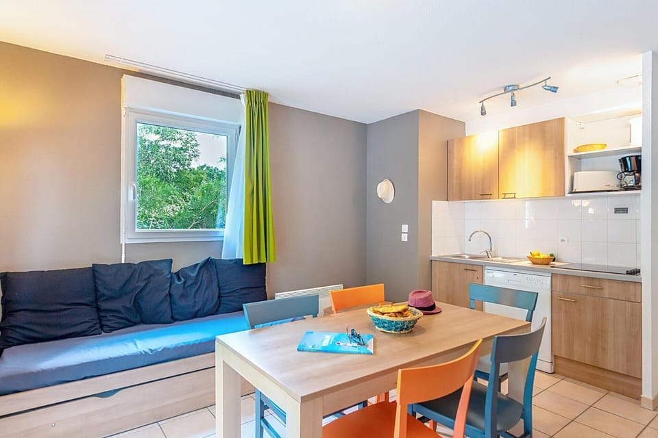 Cottage | Dining