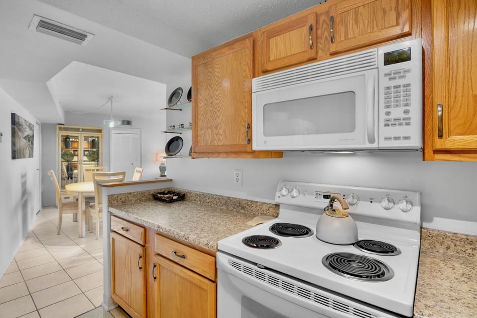 Harbor Towers Unit 525 by Tropical Sands Accommodations