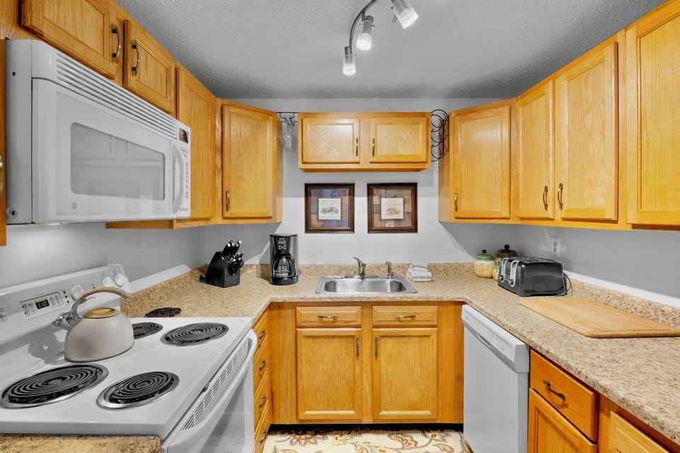 Harbor Towers Unit 525 by Tropical Sands Accommodations
