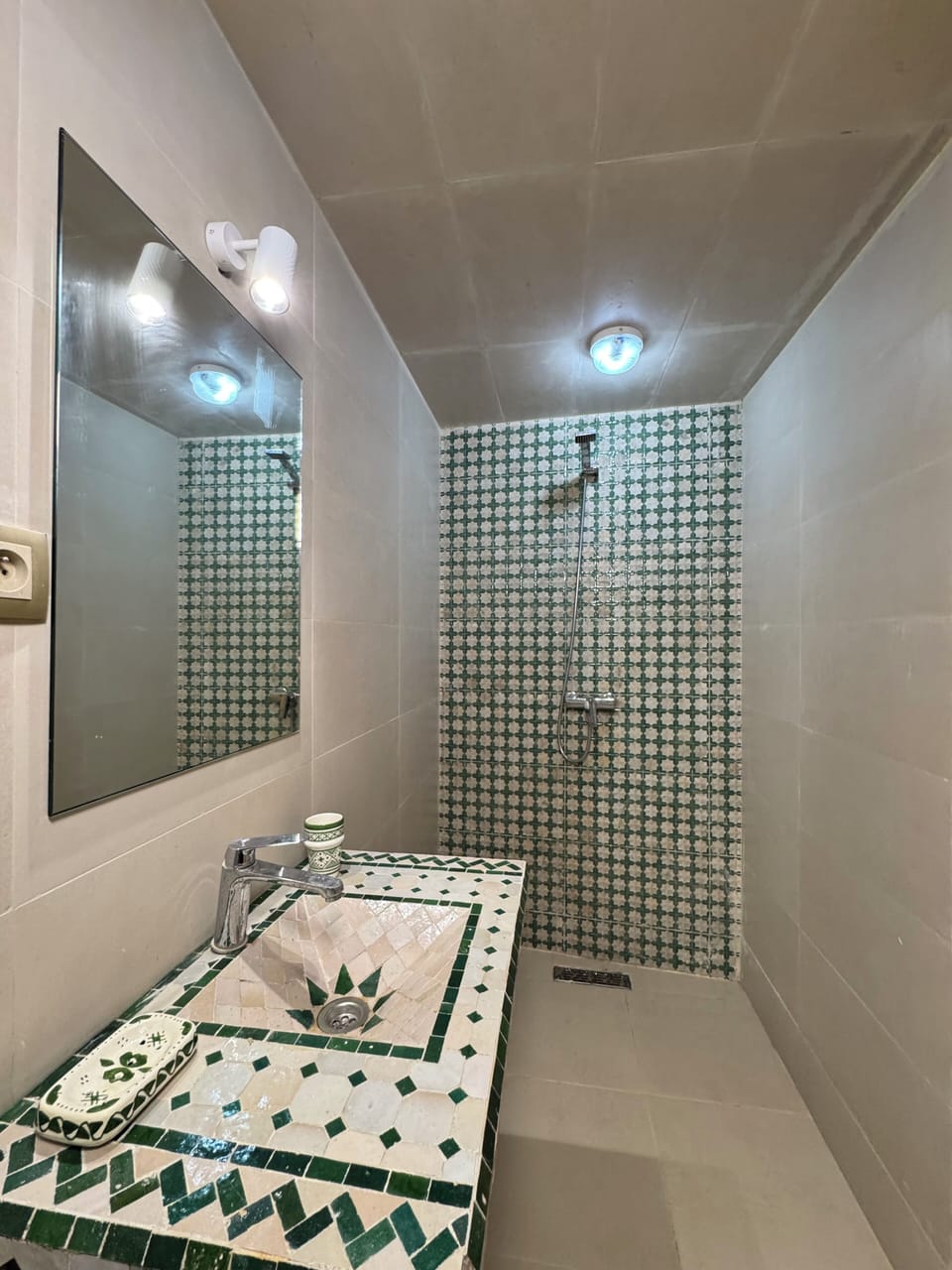 Comfort Double Room | Bathroom | Shower, hair dryer, towels, soap