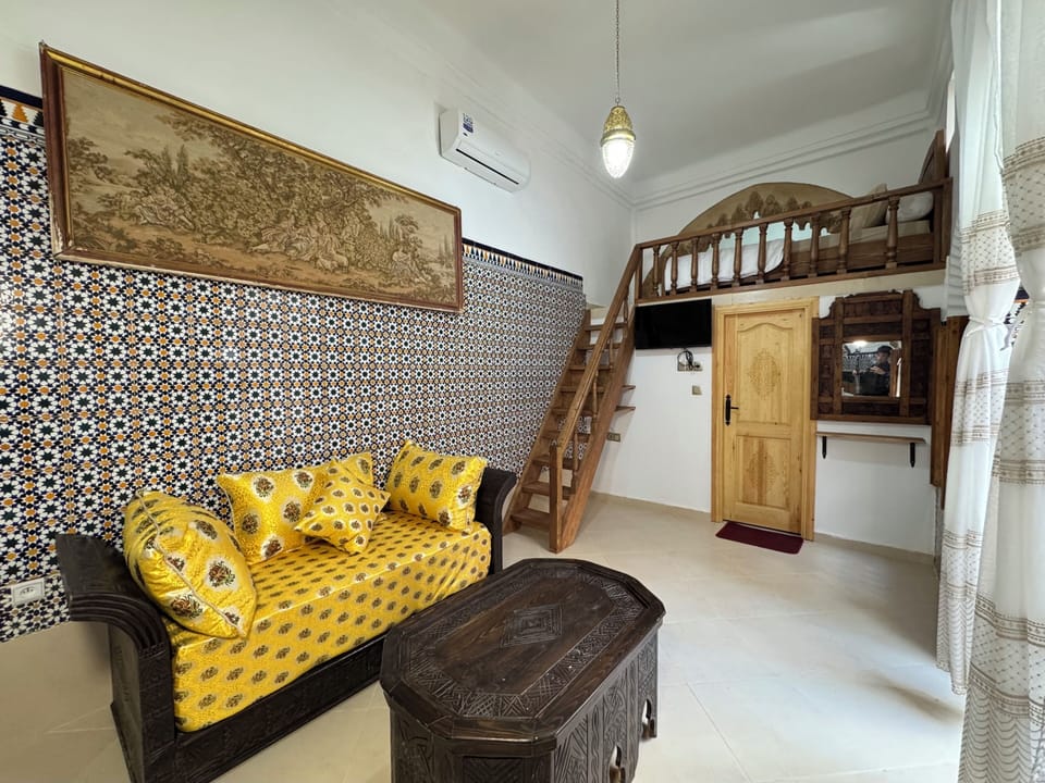 Classic Room, Courtyard View | Free WiFi, bed sheets