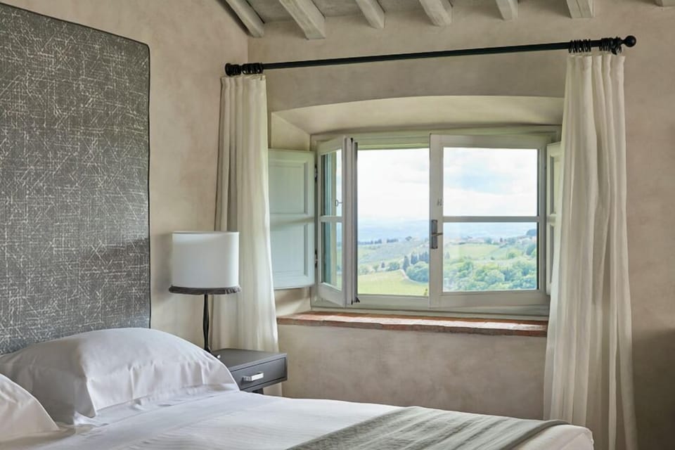 Room (Tavarnelle) | Egyptian cotton sheets, premium bedding, in-room safe
