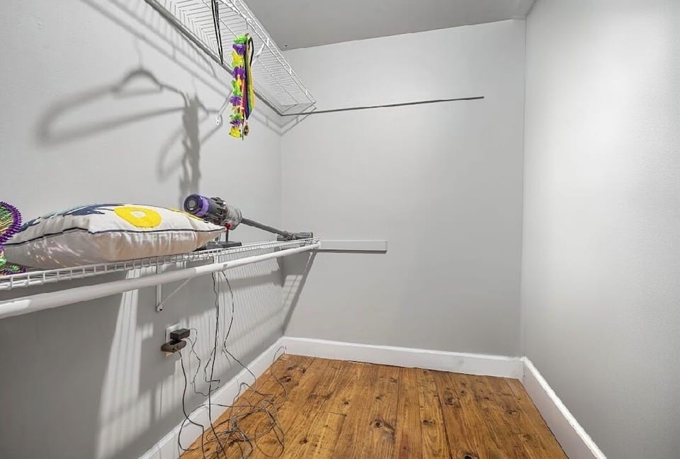 Walk in closet