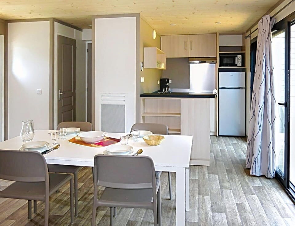 Cottage | Dining