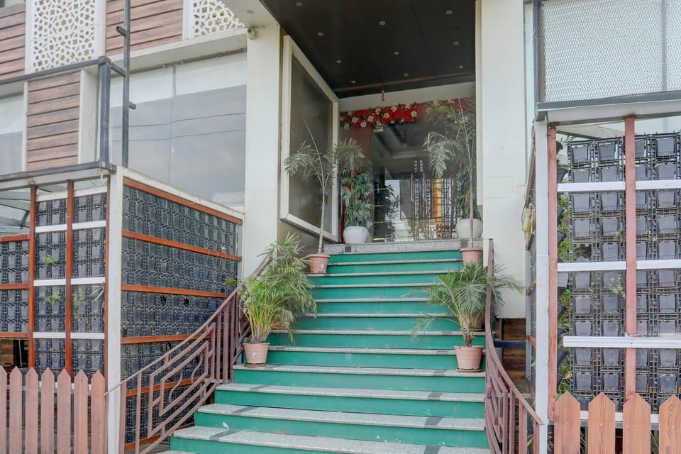House | Reception
