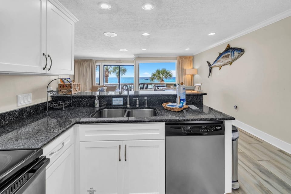 Condo, 1 King Bed with Sofa bed (Latitude 29 #17) | Private kitchen