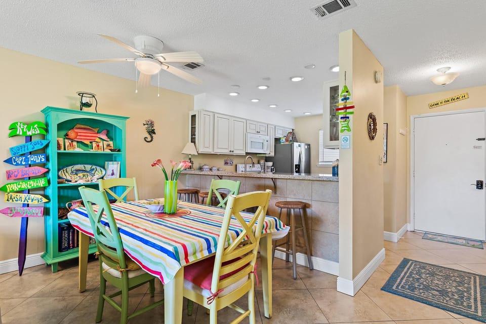 House, Multiple Beds (Summerhouse Townhomes #2- Changes in ) | Dining