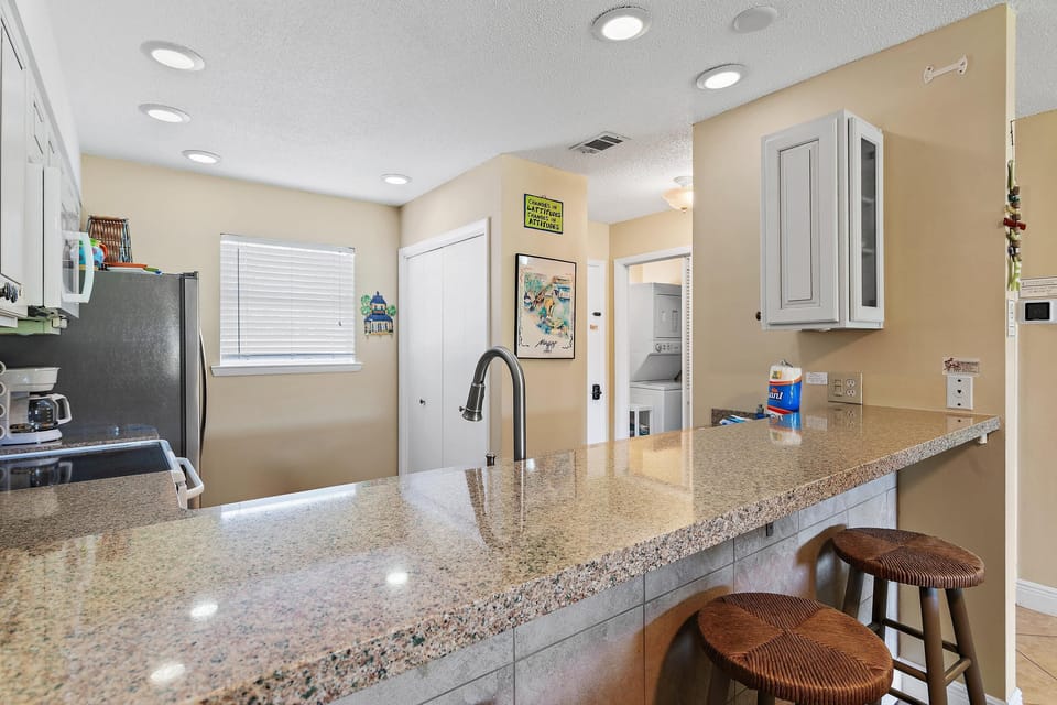 House, Multiple Beds (Summerhouse Townhomes #2- Changes in ) | Private kitchen