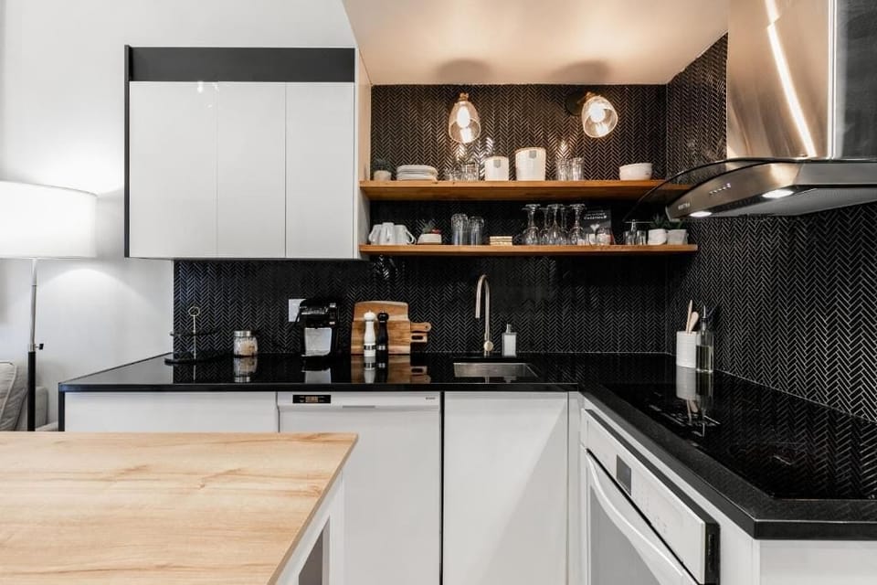 Apartment, Balcony, Mountain View | Private kitchen | Toaster