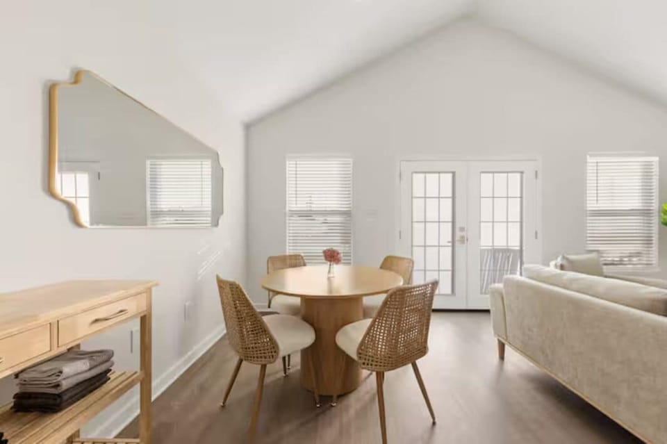 Luxury House, 2 Bedrooms, Non Smoking, Kitchen | Dining
