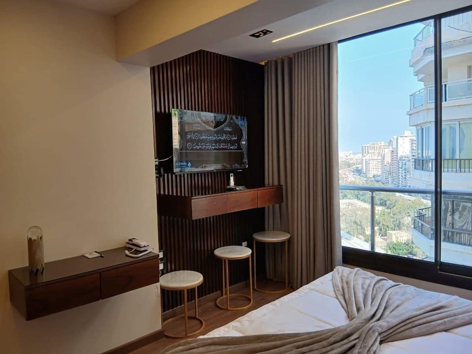 Standard Studio, Sea View | Free minibar, desk, laptop workspace, iron/ironing board