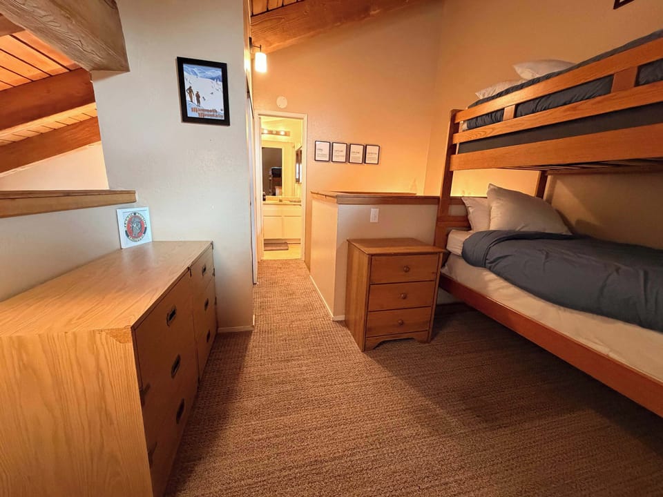 2 Twin-Over-Twin Bunkbeds in Loft