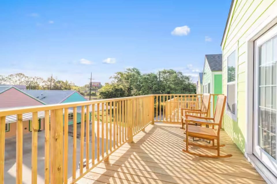 Luxury House, 2 Bedrooms, Non Smoking, Kitchen | Balcony